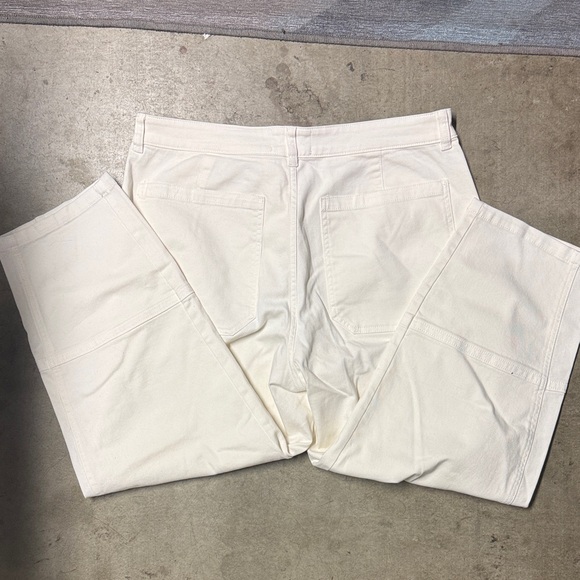 Everlane Women's Off-White Boot Cut Jeans - Picture 3 of 3